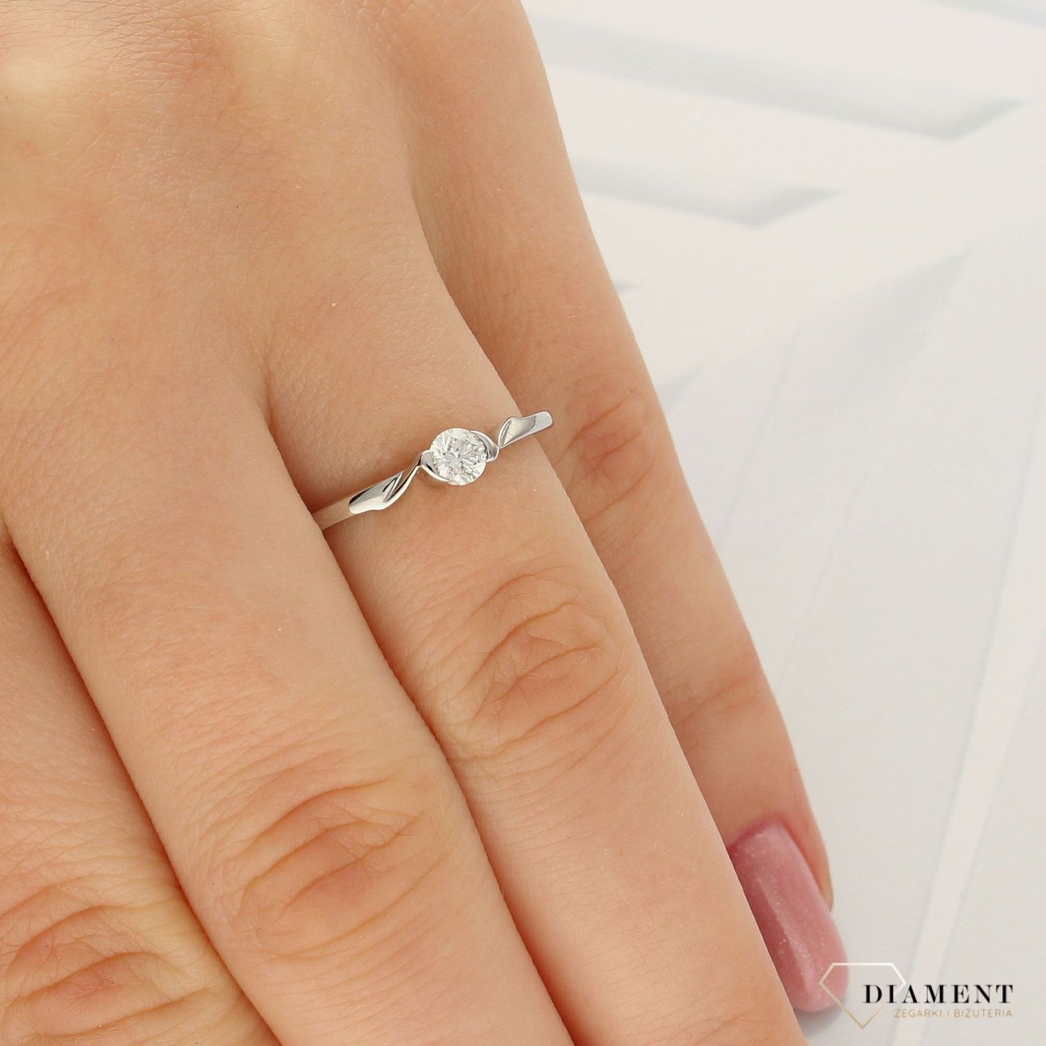 Pierścionek złoty DIAMENT białe złoto, diamenty R-578 W.jpg